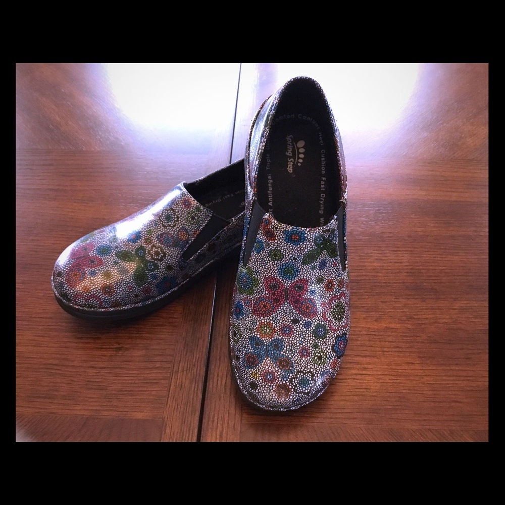 Spring Step Clogs